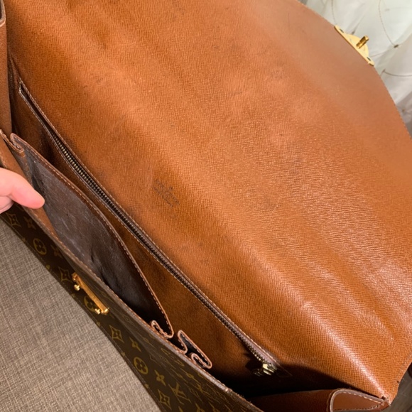 Authentic Louis Vuitton Porte Documents Bandouliere - Picture 13 of 15